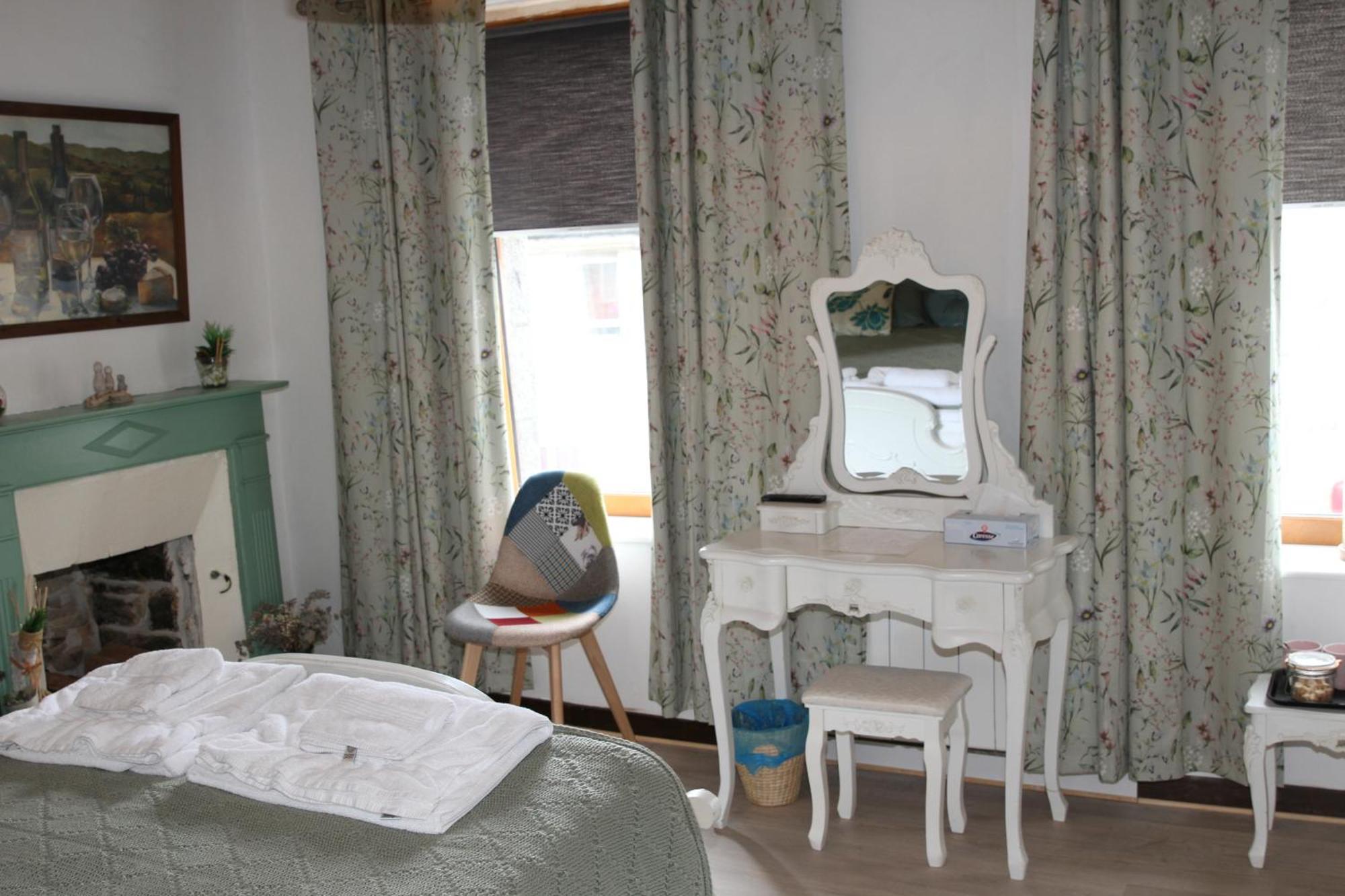 Bed and Breakfast L'Ancienne Boulangerie Collinée Esterno foto