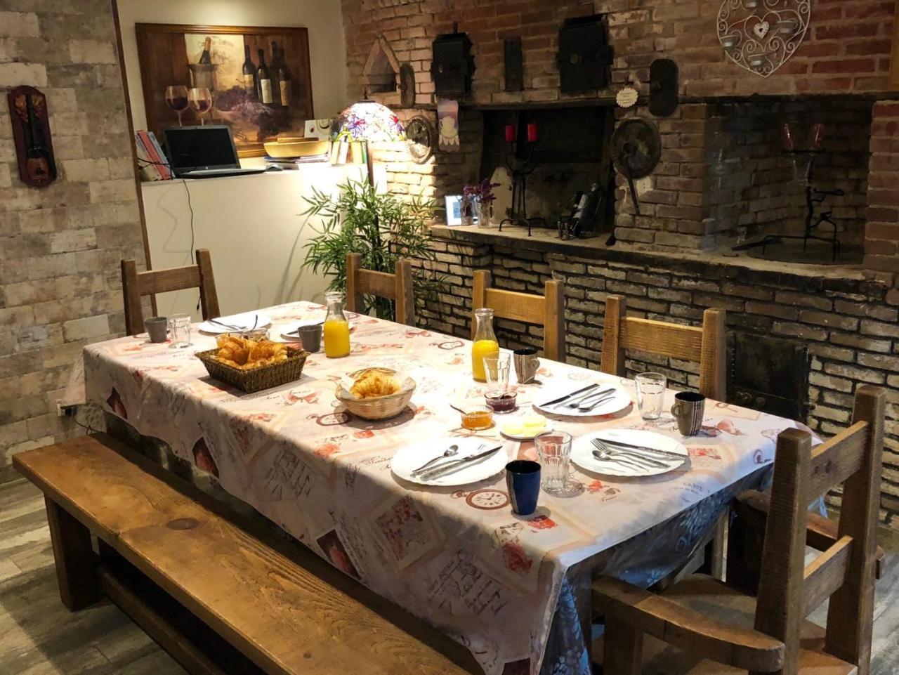 Bed and Breakfast L'Ancienne Boulangerie Collinée Esterno foto